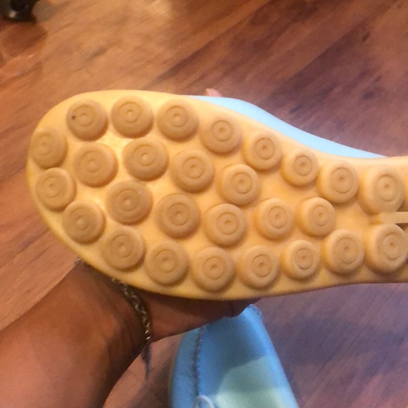 👠 - Picture 2 of 3